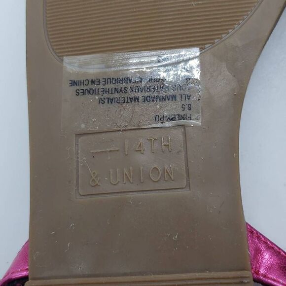 14th and Union Finley Hot Metallic Pink Studded Strappy Flip Flops Size 8.5 - Picture 8 of 8